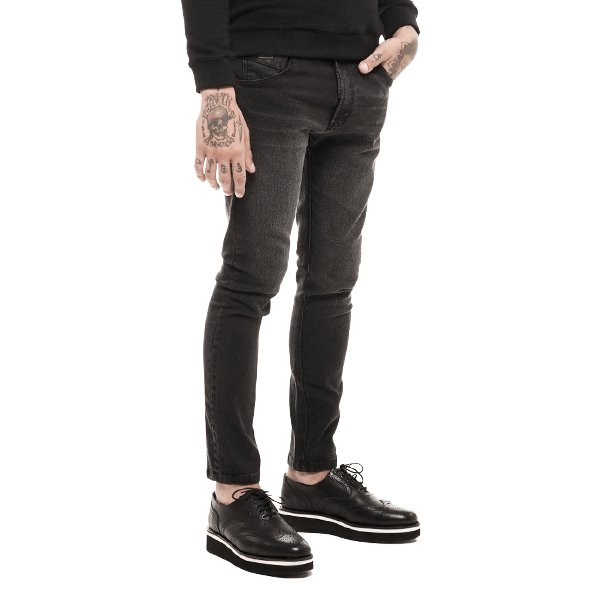 JOGGER-JEANS NEGRO