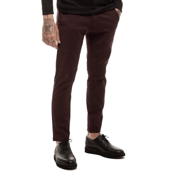 PANTALON SLIM BORDO