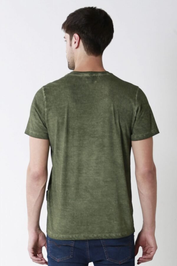 Remera Silas de algodon pima color verde militar